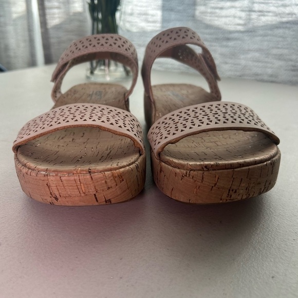 Earth Women's laser cut strap tan/beige Estella Sandals size 8.5 - Picture 8 of 12